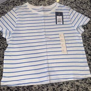 Universal Threads crop t shirt NWT